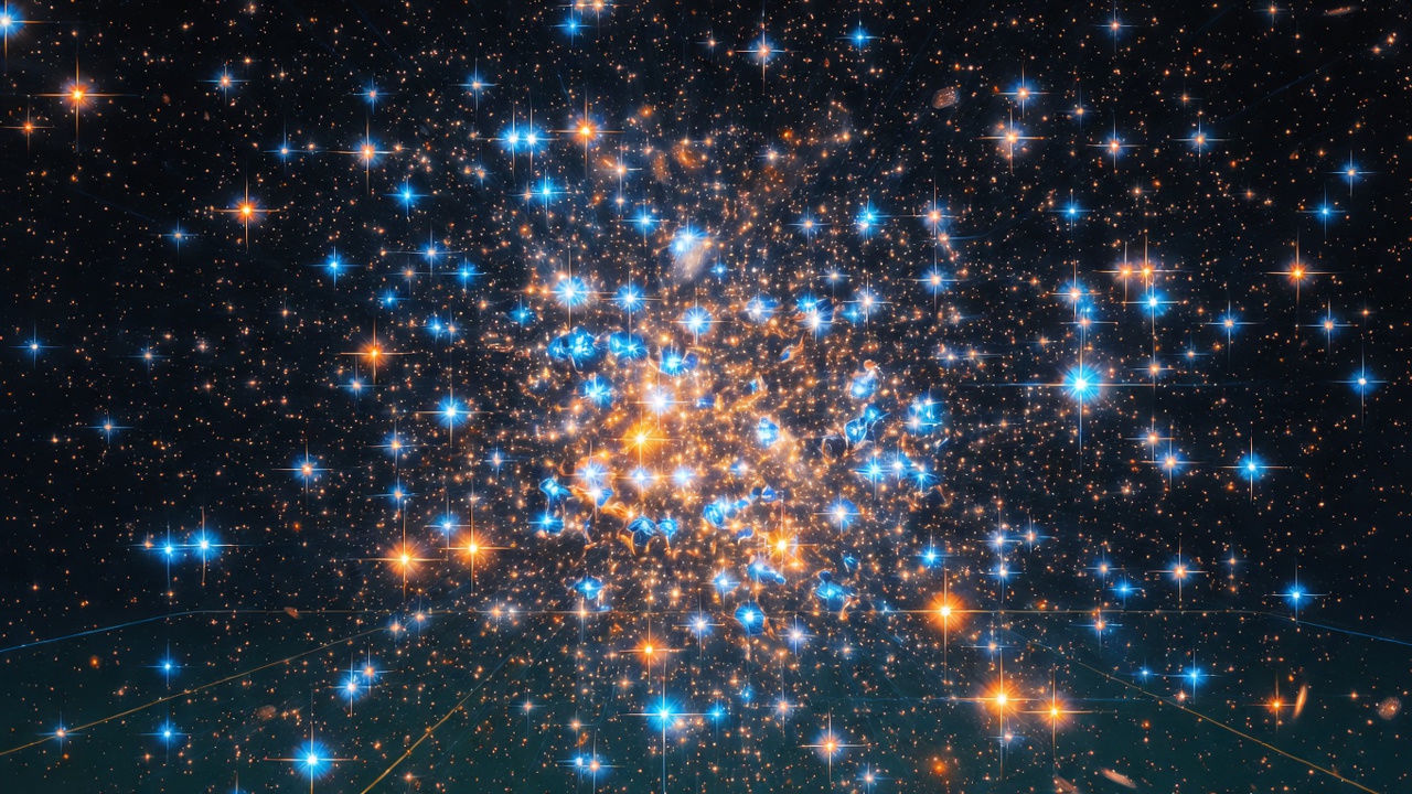 NGC 6426 хранит секреты юной Вселенной. 13 миллиардов лет истории!